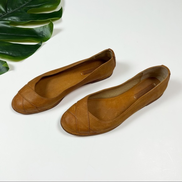 The Frye Company Leather Camel Flats - Picture 5 of 7